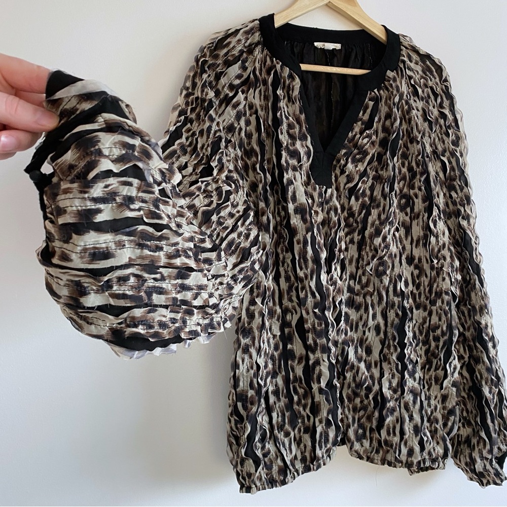 Oddy Ruffled Animal Print Long Sleeve Blouse